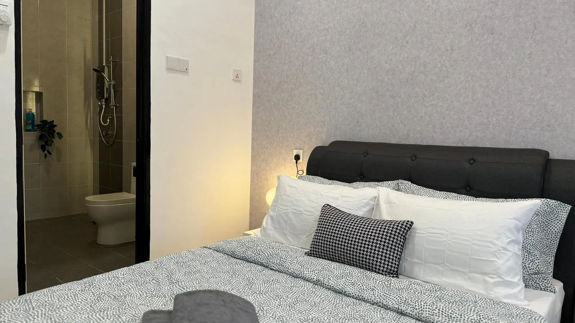 Ipoh Sunway Onsen Suites And Tambun Guesthouse , 3-14Pax 2Parking By Iwh 0*,